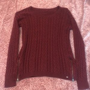 American Eagle maroon sweater